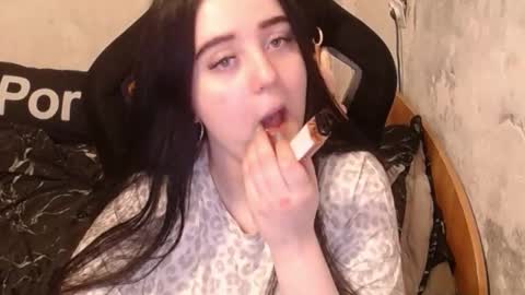 Snapshot of show_for_you chatting on 10/16/25, 08:21 show_for_you online show from 10/16/25, 08:21