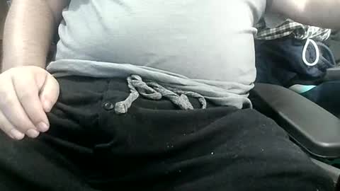 Snapshot of show_off_89 chatting on 11/19/25, 08:31 show_off_89 online show from 11/19/25, 08:31