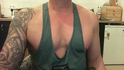 Snapshot of show_on_for_you chatting on 01/21/25, 09:04 show_on_for_you online show from 01/21/25, 09:04