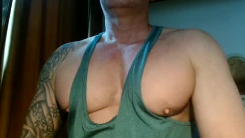 Snapshot of show_on_for_you chatting on 06/11/26, 10:02 show_on_for_you online show from 06/11/26, 10:02