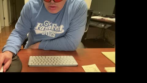 Snapshot of showmet chatting on 04/05/26, 04:20 Chicago Guy online show from 04/05/26, 04:20