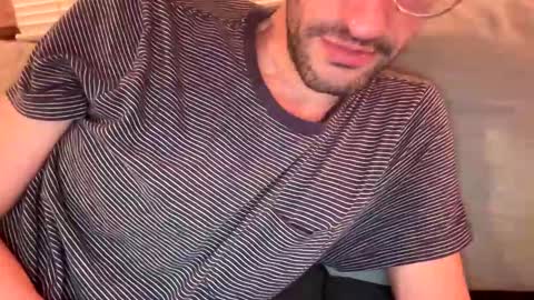 Snapshot of showoffnyc chatting on 10/05/25, 06:01 showoffnyc online show from 10/05/25, 06:01