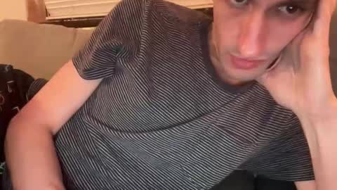 Snapshot of showoffnyc chatting on 11/28/25, 03:42 showoffnyc online show from 11/28/25, 03:42