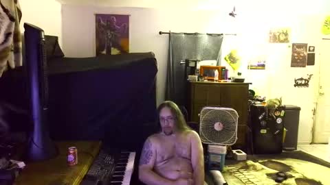 Snapshot of shredmancer chatting on 05/13/26, 02:09 shredmancer online show from 05/13/26, 02:09