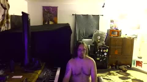 Snapshot of shredmancer chatting on 05/19/26, 02:18 shredmancer online show from 05/19/26, 02:18
