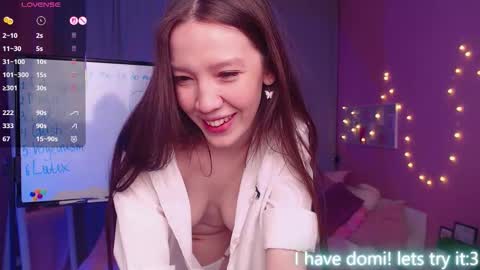 Snapshot of shriya_saran chatting on 03/06/26, 02:13 Neila online show from 03/06/26, 02:13