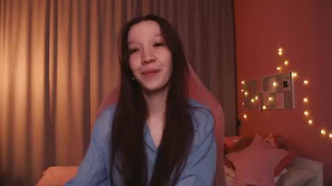 Neila online show from 06/18/26, 03:16