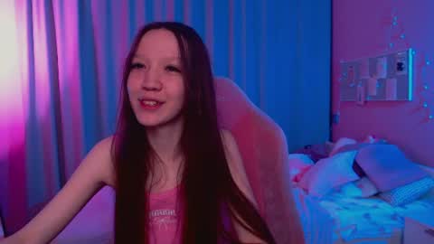 Neila online show from 06/25/26, 03:49