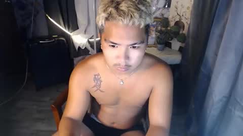 Snapshot of shunks_hottie chatting on 03/16/26, 04:44 kaikai online show from 03/16/26, 04:44