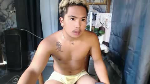 Snapshot of shunks_hottie chatting on 03/21/26, 04:39 kaikai online show from 03/21/26, 04:39