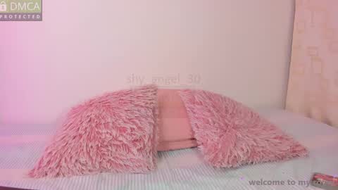 Snapshot of shy_angel_30 chatting on 02/17/25, 06:26 Angel online show from 02/17/25, 06:26