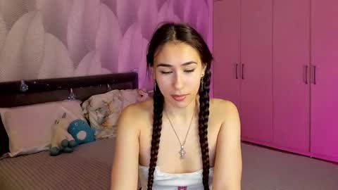 Snapshot of shy_bambiii chatting on 12/08/24, 02:07 Mika online show from 12/08/24, 02:07