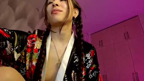 Snapshot of shy_bambiii chatting on 12/14/24, 10:34 Mika online show from 12/14/24, 10:34