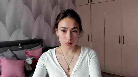 Snapshot of shy_bambiii chatting on 02/08/25, 07:04 Mika online show from 02/08/25, 07:04