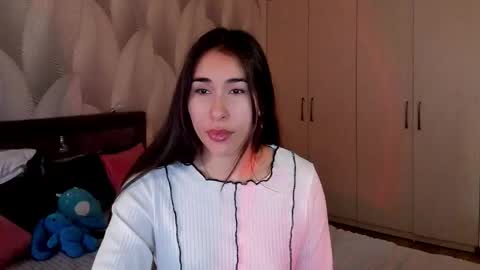 Mika online show from 11/17/25, 02:17