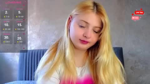 Molly online show from 03/10/25, 12:15
