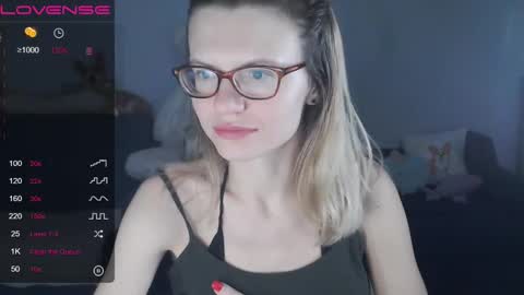 Snapshot of shy_moony chatting on 03/04/25, 11:43 just Alex online show from 03/04/25, 11:43