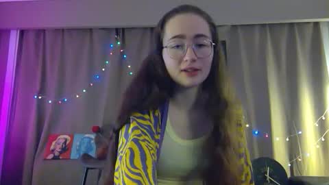 Snapshot of shy_night_bat chatting on 03/29/26, 09:15 Shy Night Bat online show from 03/29/26, 09:15