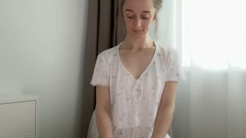 shy_schoolgirl_ online show from 05/08/26, 08:08