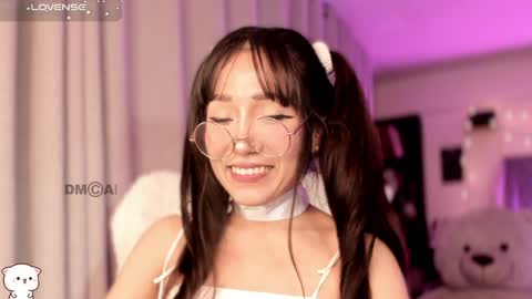 Snapshot of shyangie24 chatting on 01/27/25, 04:20 Angeline 3 independent come here when am horny... online show from 01/27/25, 04:20