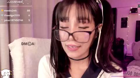 Snapshot of shyangie24 chatting on 10/25/25, 04:09 Angeline 3 independent come here when am horny... online show from 10/25/25, 04:09