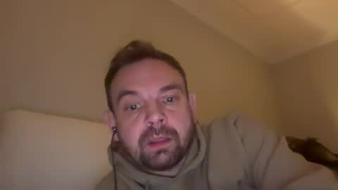 Snapshot of shyb35 chatting on 12/04/24, 10:41 shyb35 online show from 12/04/24, 10:41