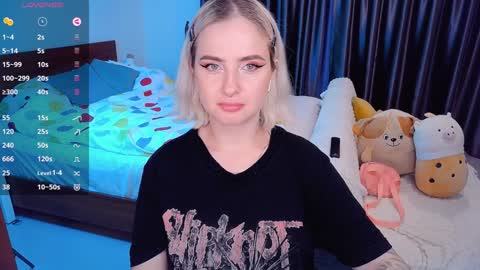 Snapshot of shyfoxxxy chatting on 12/10/24, 07:58 Effie online show from 12/10/24, 07:58