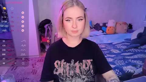 Snapshot of shyfoxxxy chatting on 02/12/25, 06:30 Effie online show from 02/12/25, 06:30