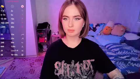 Snapshot of shyfoxxxy chatting on 02/20/25, 07:41 Effie online show from 02/20/25, 07:41