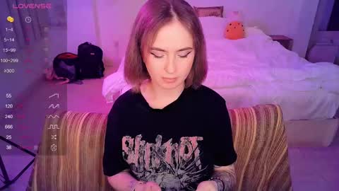 Snapshot of shyfoxxxy chatting on 02/23/25, 01:42 Effie online show from 02/23/25, 01:42