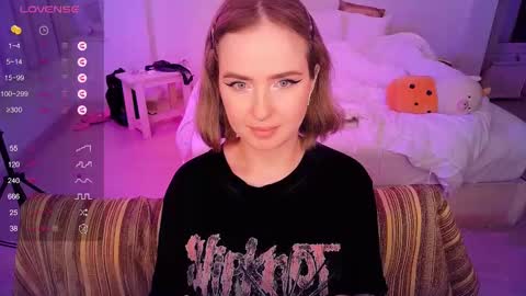 Snapshot of shyfoxxxy chatting on 03/05/25, 02:12 Effie online show from 03/05/25, 02:12