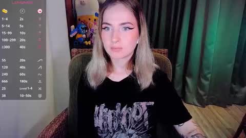 Snapshot of shyfoxxxy chatting on 09/26/25, 09:02 Effie online show from 09/26/25, 09:02