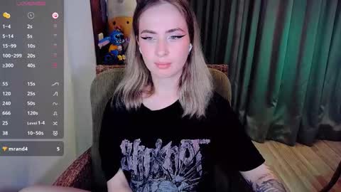 Snapshot of shyfoxxxy chatting on 10/13/25, 07:08 Effie online show from 10/13/25, 07:08