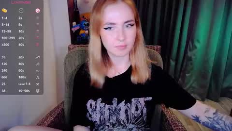 Snapshot of shyfoxxxy chatting on 11/11/25, 02:17 Effie online show from 11/11/25, 02:17