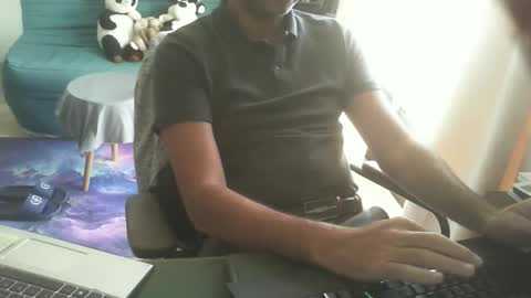 Snapshot of shyfrenchcock chatting on 06/05/26, 07:47 shyfrenchcock online show from 06/05/26, 07:47