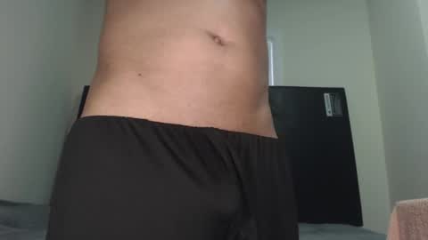 Snapshot of shyguy0401xx chatting on 11/16/25, 08:25 ShyGuy0401xx online show from 11/16/25, 08:25