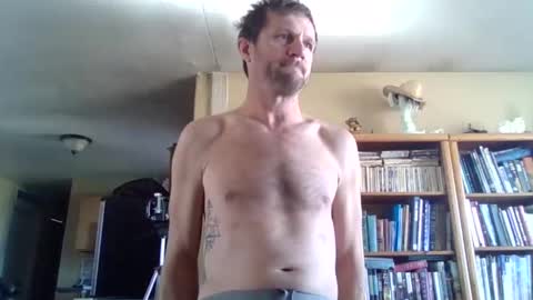 Snapshot of shyguy9387 chatting on 01/02/25, 05:50 shyguy9387 online show from 01/02/25, 05:50