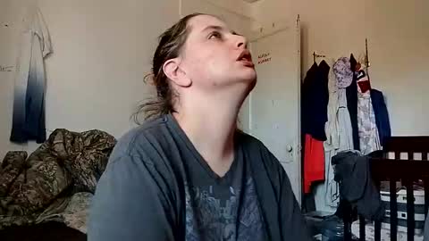 Snapshot of shylee538825 chatting on 10/09/25, 05:00 shylee538825 online show from 10/09/25, 05:00