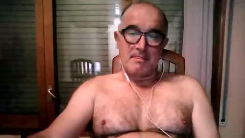 Snapshot of shymmy10 chatting on 06/06/26, 02:49 shymmy10 online show from 06/06/26, 02:49