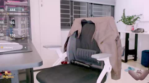 Snapshot of shyn_22 chatting on 10/31/25, 04:08 shyn_22 online show from 10/31/25, 04:08