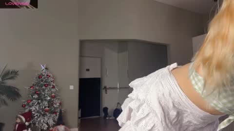 Snapshot of shyrubate chatting on 01/21/25, 05:16 Aurora online show from 01/21/25, 05:16