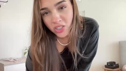 Snapshot of shysashy chatting on 12/28/24, 01:29 Sasha online show from 12/28/24, 01:29