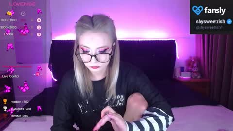 shysweetrish online show from 11/10/25, 09:36