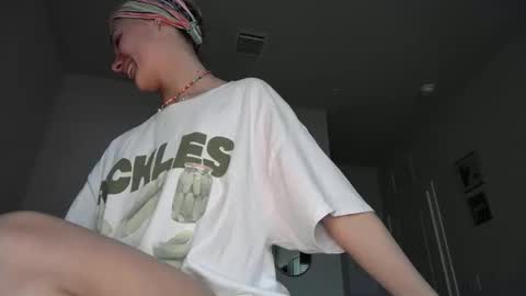 shypetitebaby online show from 11/17/25, 04:35