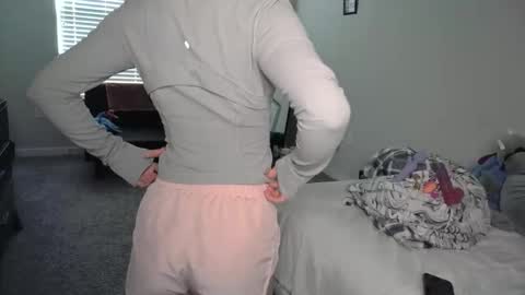 Snapshot of shyy_petitebaby chatting on 02/11/26, 03:28 shypetitebaby online show from 02/11/26, 03:28