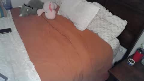 Snapshot of shyy_petitebaby chatting on 03/12/26, 05:08 shypetitebaby online show from 03/12/26, 05:08