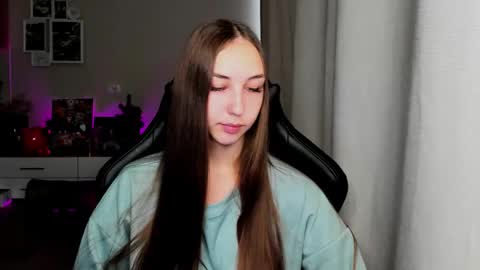 Snapshot of sia0610 chatting on 09/13/25, 03:39 SIA online show from 09/13/25, 03:39