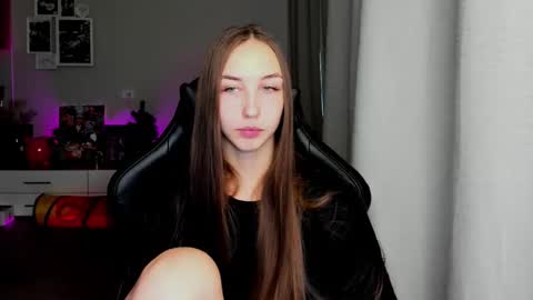 Snapshot of sia0610 chatting on 09/28/25, 02:06 SIA online show from 09/28/25, 02:06