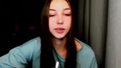 Snapshot of sia0610 chatting on 10/13/25, 02:00 SIA online show from 10/13/25, 02:00