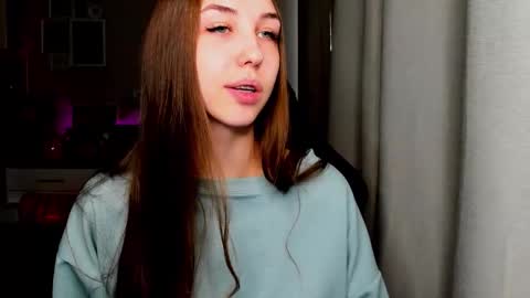 Snapshot of sia0610 chatting on 10/15/25, 02:01 SIA online show from 10/15/25, 02:01